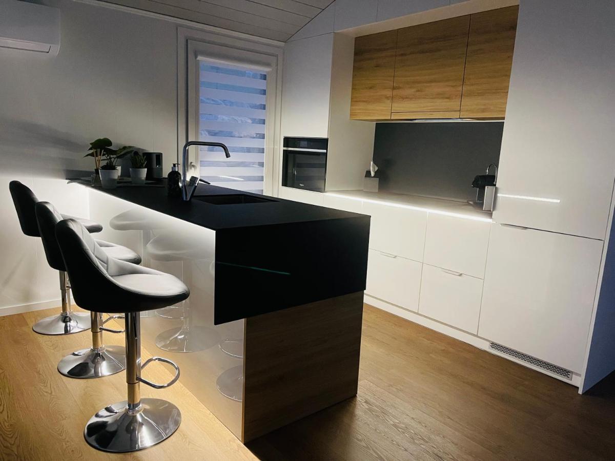 Voralpen Lodge - Ferienhaus Mit Gym & Wellnessbereich Traisen Exteriör bild