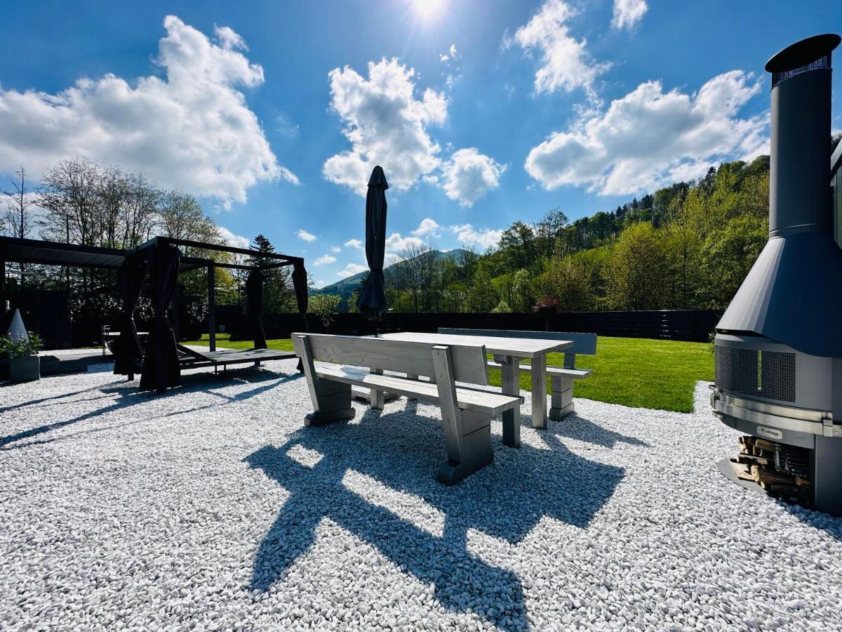 Voralpen Lodge - Ferienhaus Mit Gym & Wellnessbereich Traisen Exteriör bild
