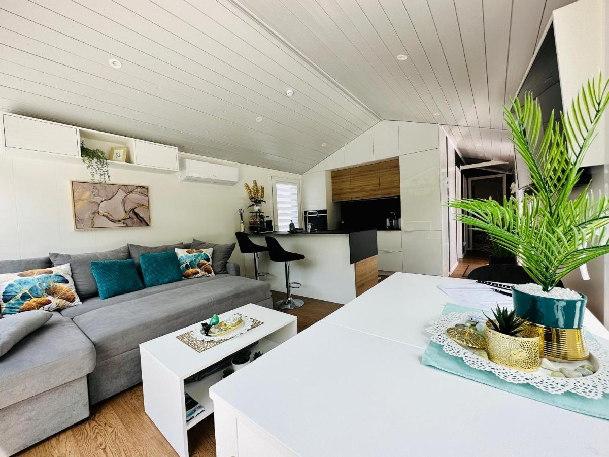 Voralpen Lodge - Ferienhaus Mit Gym & Wellnessbereich Traisen Exteriör bild